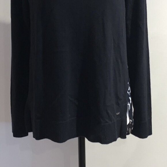 Tommy Hilfiger black/white floral chiffon V-neck sweater size Small - Picture 4 of 13